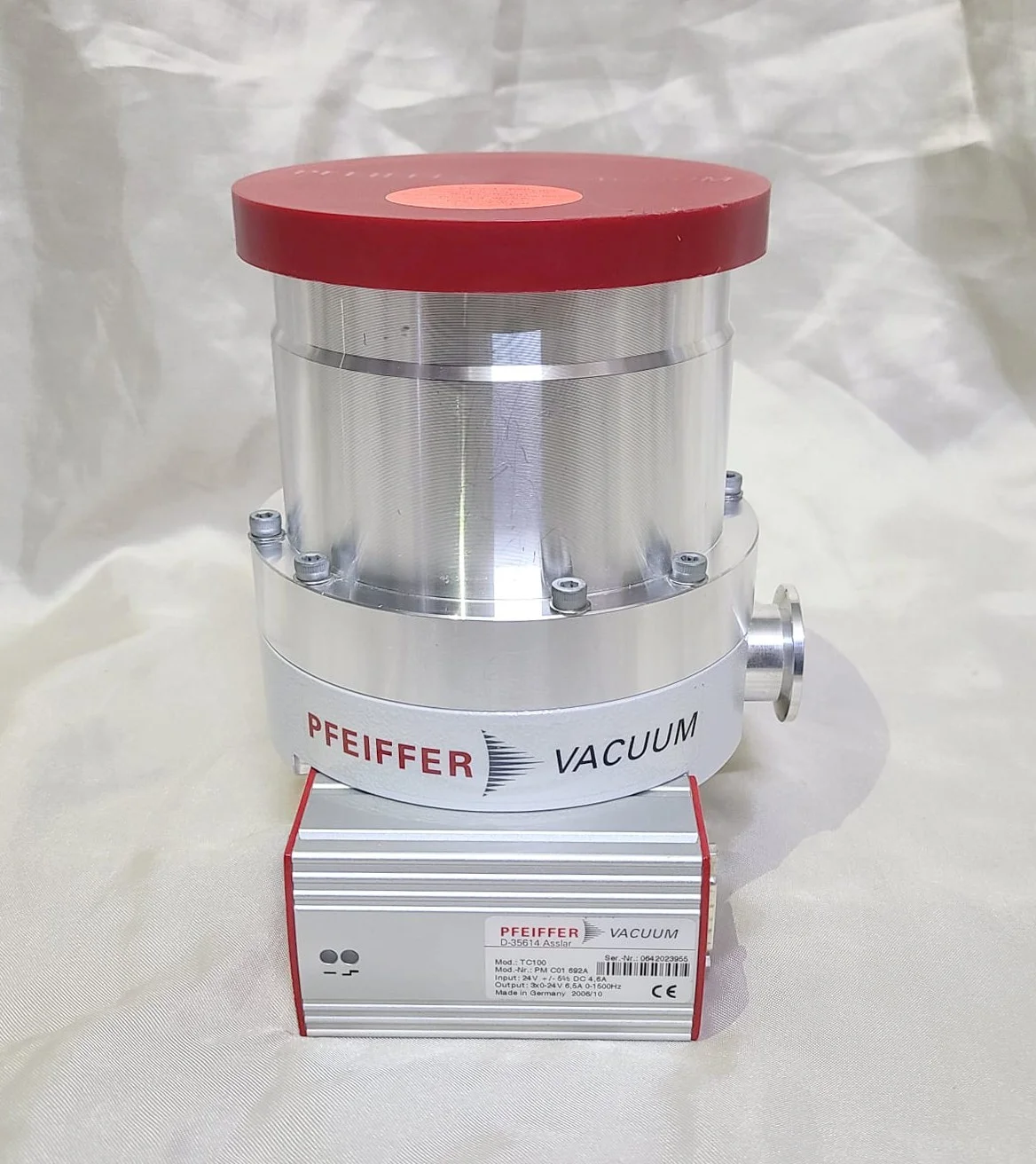 Pfeiffer Vacuum TMH-262 Turbomolecular Pump PM P02 990 A – front view