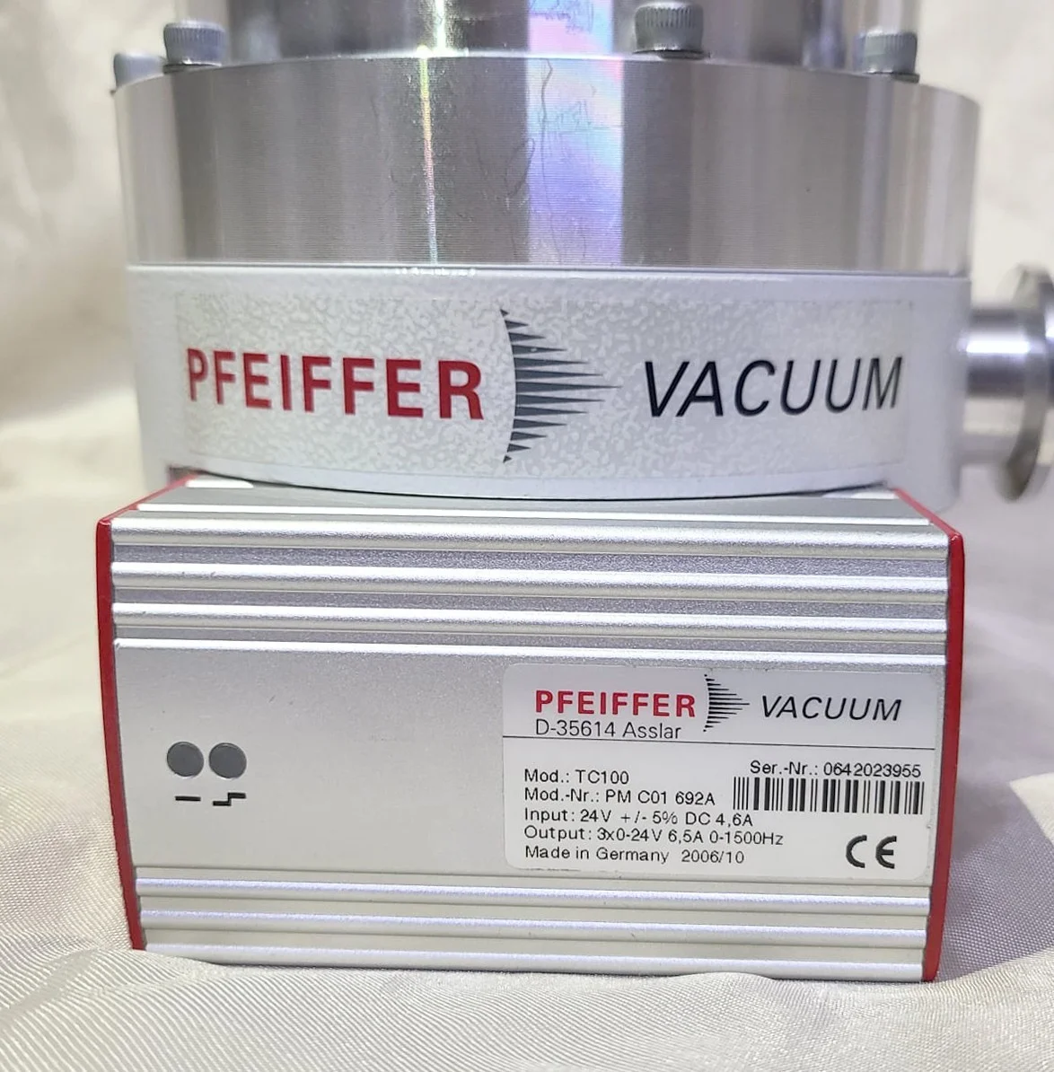 Pfeiffer Vacuum TMH-262 Turbomolecular Pump PM P02 990 A – front view