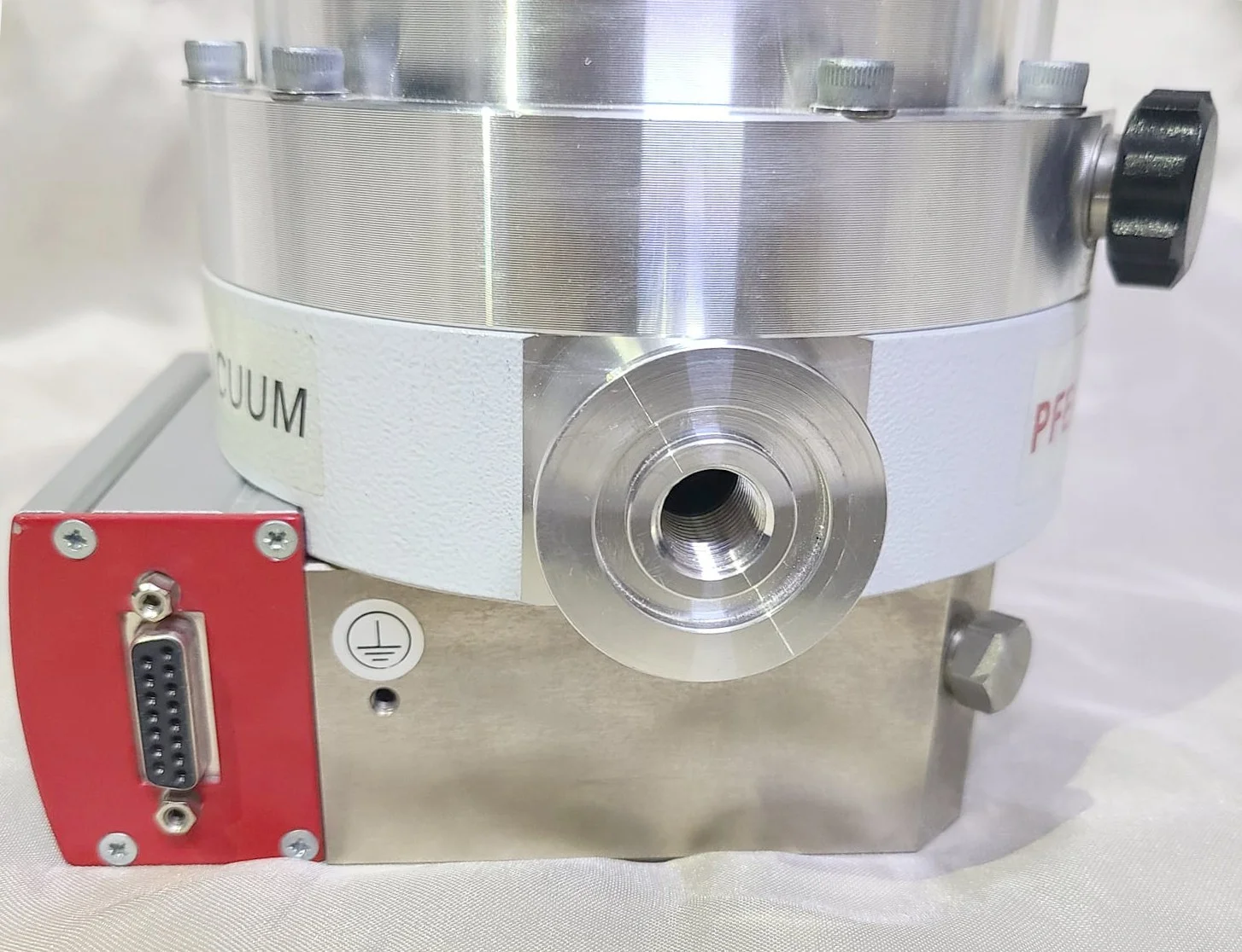 Pfeiffer Vacuum TMH-262 Turbomolecular Pump PM P02 990 A – front view