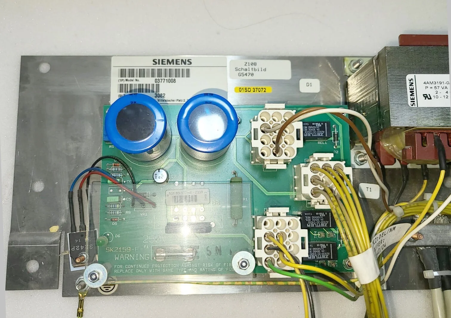 Siemens Z108 03771008 Industrial Power Supply 501 83 037/AE – front view